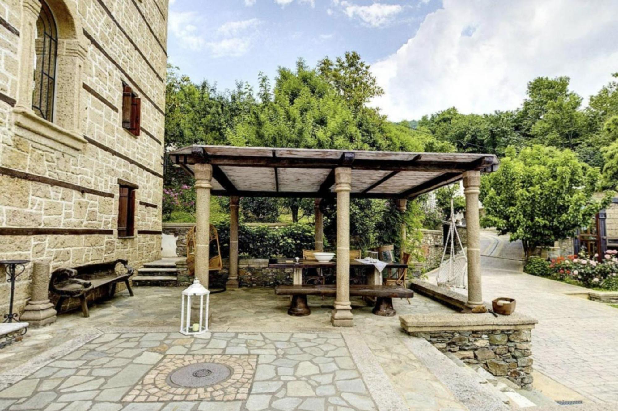 Chateau Cascara Mouresi Exterior photo