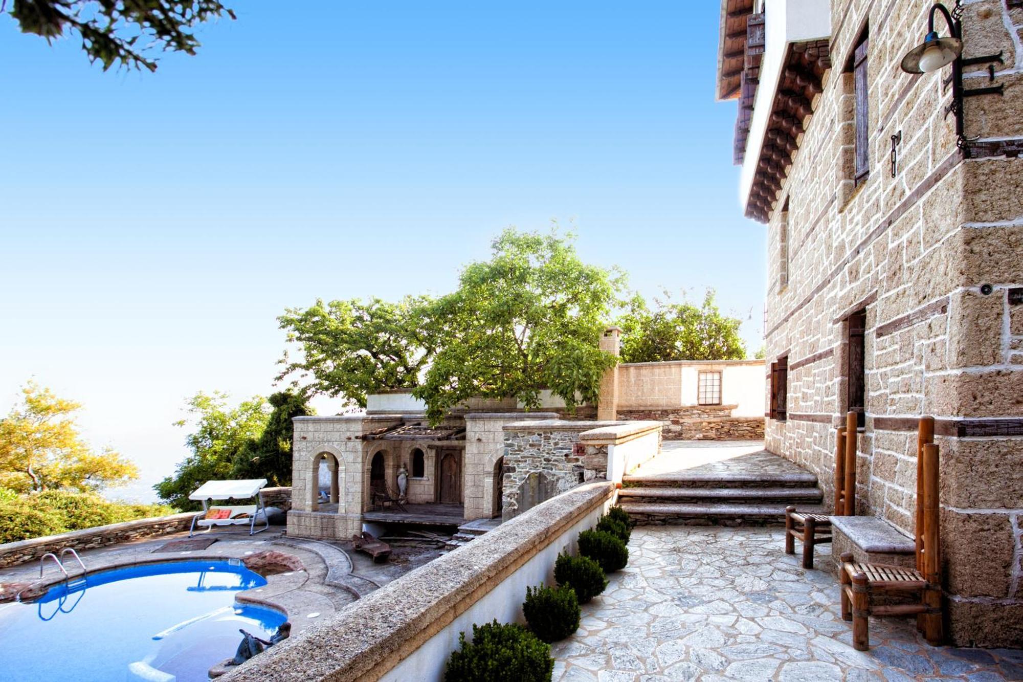Chateau Cascara Mouresi Exterior photo
